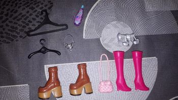 Lot d accessoires Barbie