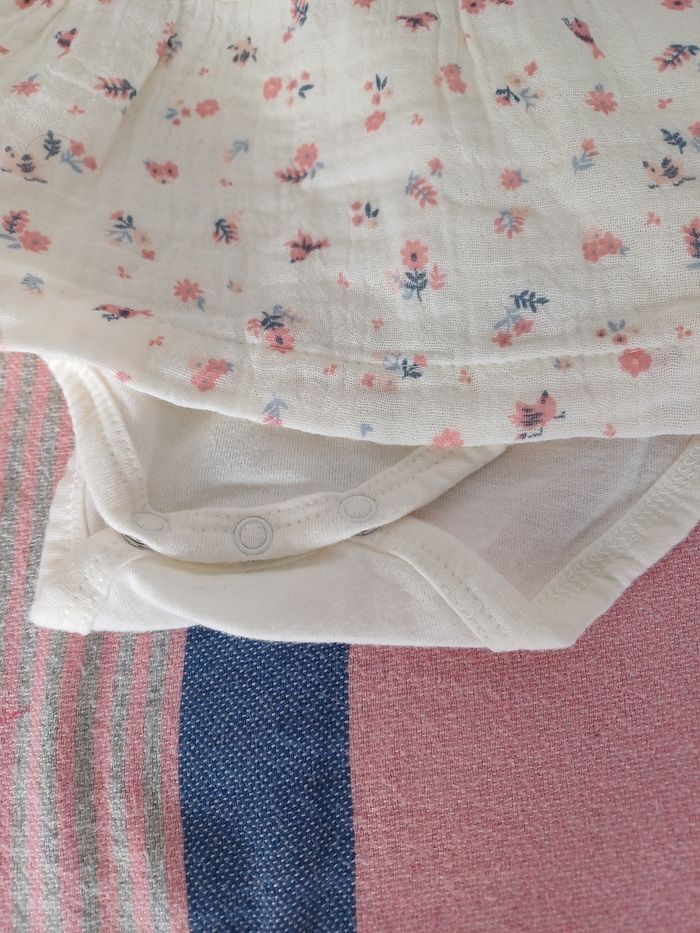 Haut à fleurs - photo numéro 3