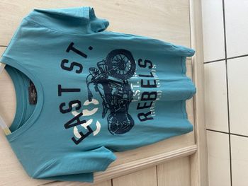 tee shirt bleu H&M "rebels moto"taille 12 ans