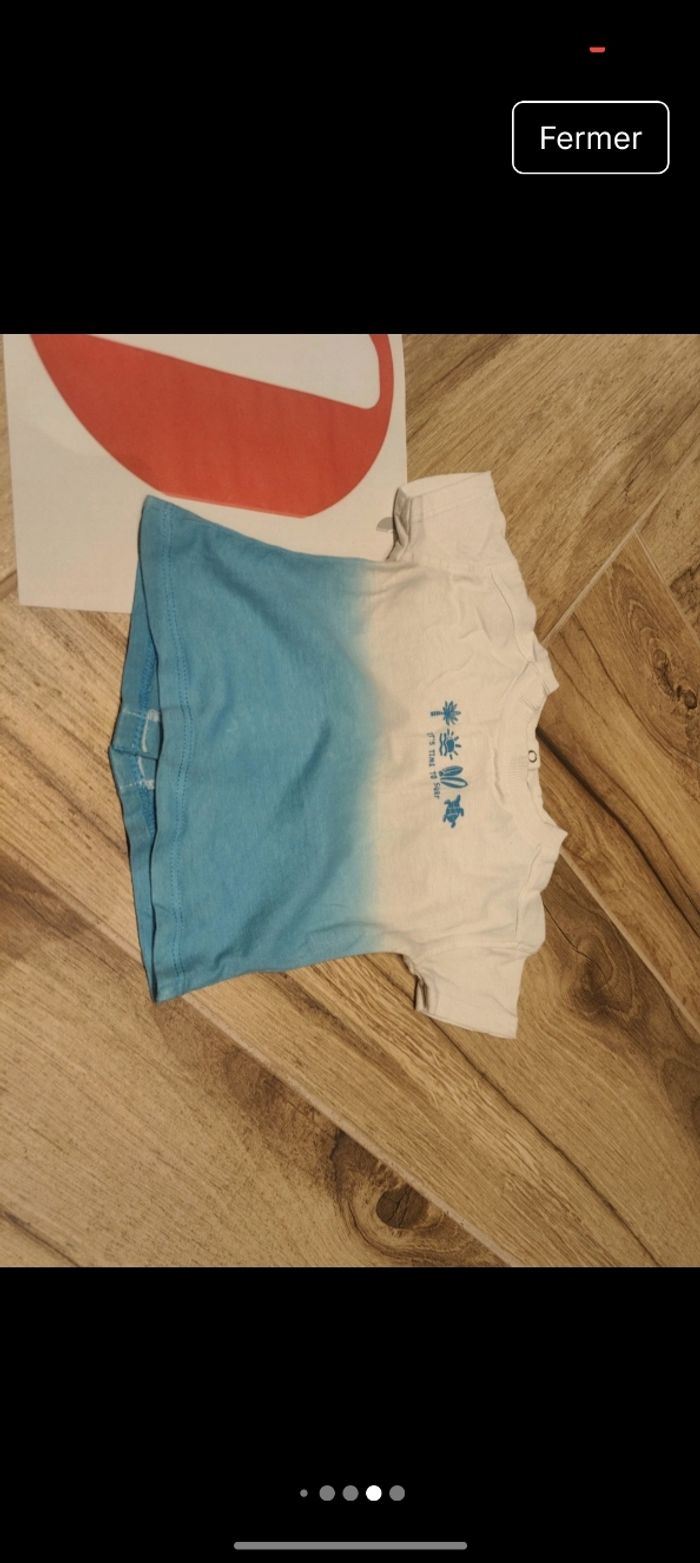 Lot ensemble 
1 salopette Obaibi 
1 t-shirt réversible Obaibi 
1 t-shirt manches courtes Kiabi 
1 t-shirt manches longues dino orchestra 
Taille 1 mois 53-56 cm - photo numéro 8