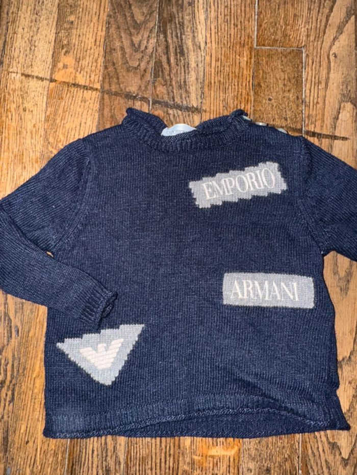 Pull Armani  9 mois - photo numéro 2