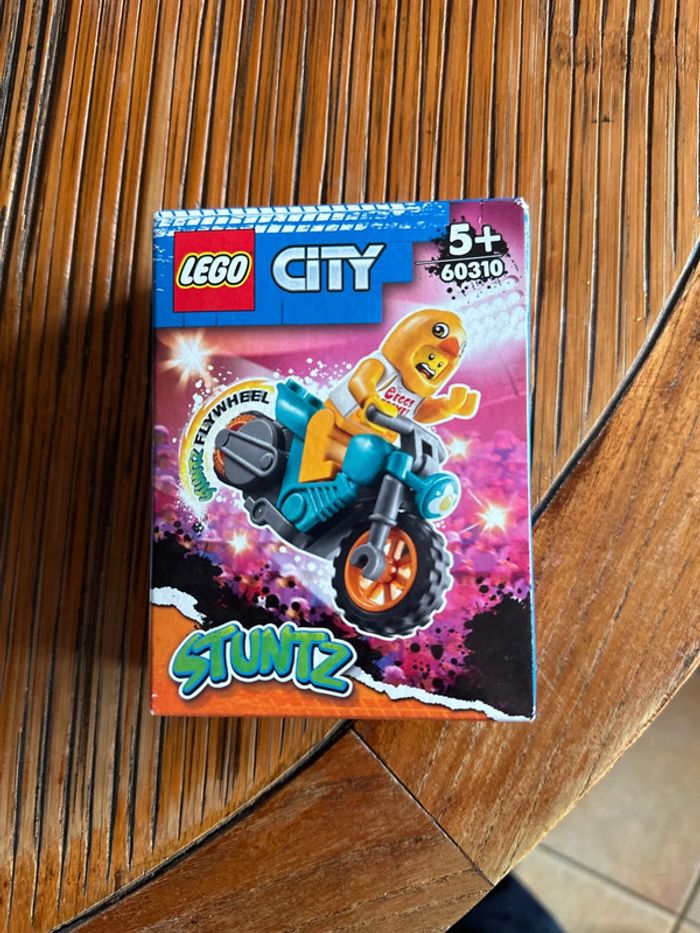 Set Lego 60310, Chicken Stunt Bike, set scellé