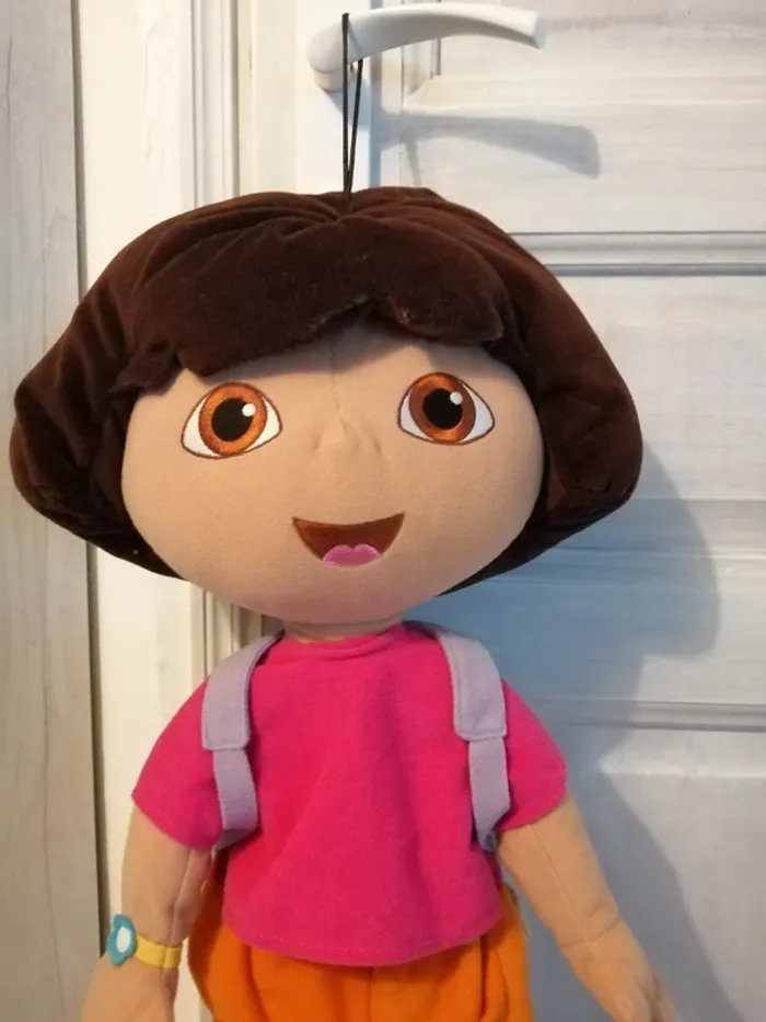Peluche range pyjama "Dora l'exploratrice" - photo numéro 2