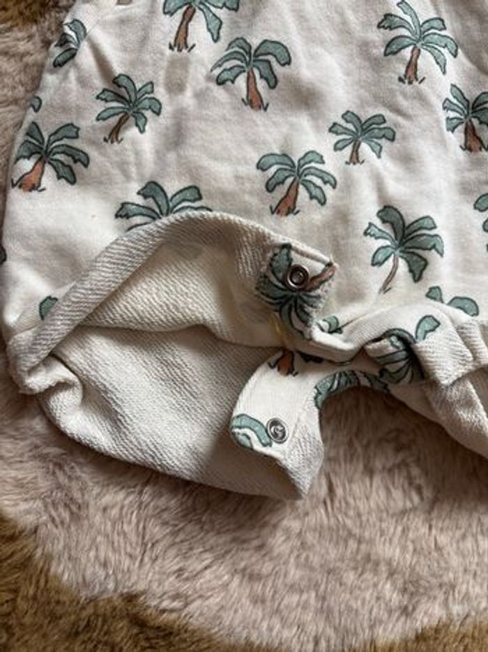 Salopette short beige palmiers KIABI t.12m - photo numéro 3