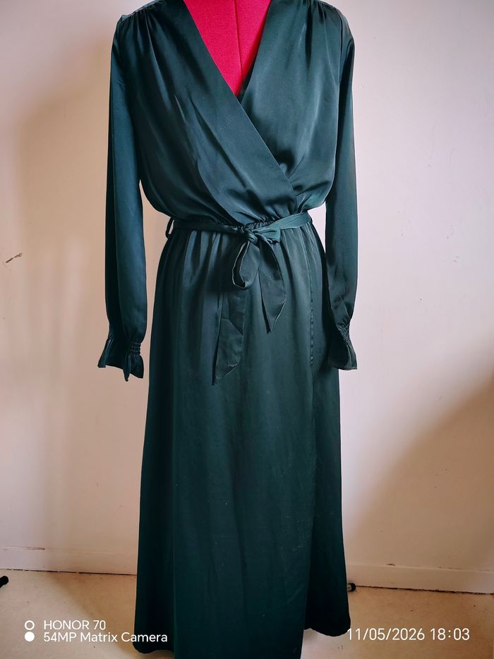 Robe longue satinée - photo numéro 1