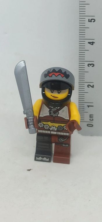 Figurine femme sharkira lego