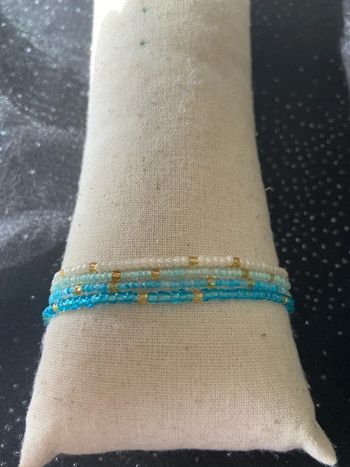 Bracelets bleus blancs
