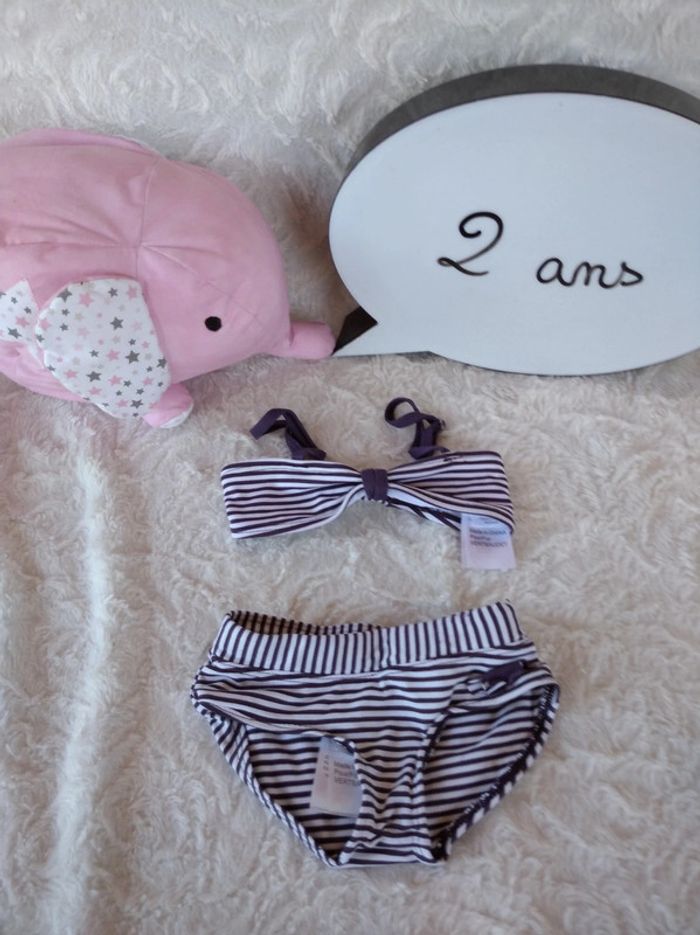 Maillot de bain 2 pièces Fille 2 ans rayures Fleurs Vertbaudet