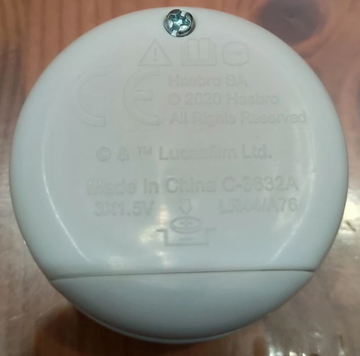 Star Wars The Mandalorian - Figurine Electronique The Child Bébé Yoda de 20 cm - photo numéro 2