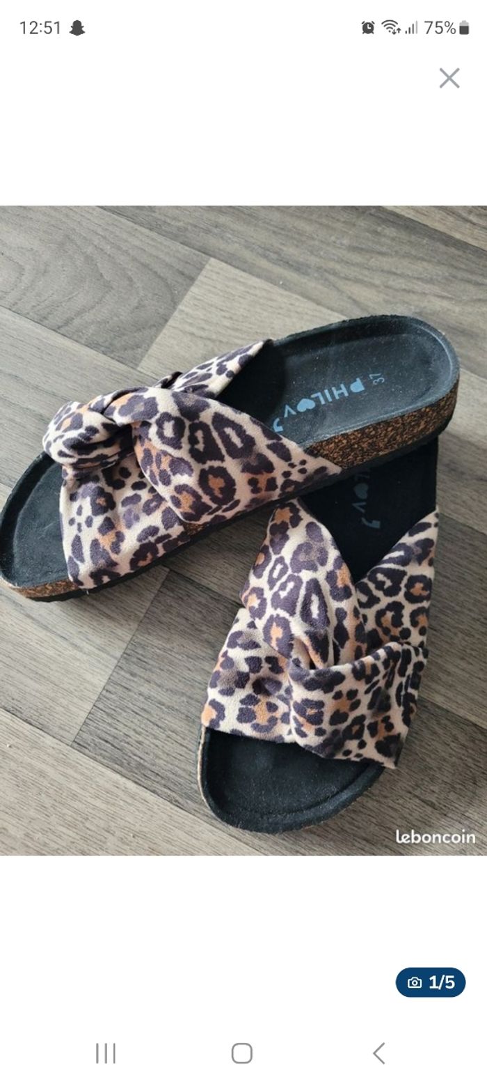 Paire de claquettes modéle Léopard-Pointure 37
