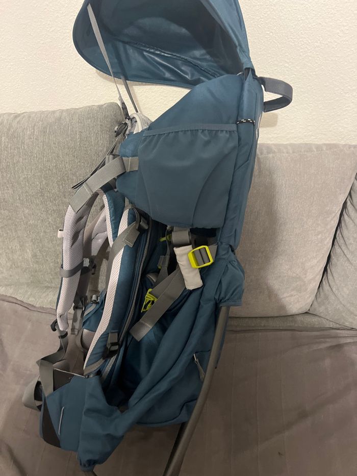 Porte bébé randonnée deuter avec repose pieds - photo numéro 2