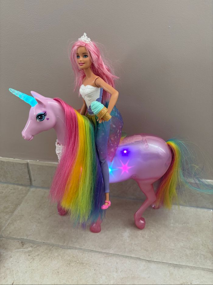 Barbie Royal Dreamtopia et sa Licorne Lumières Magiques - photo numéro 3
