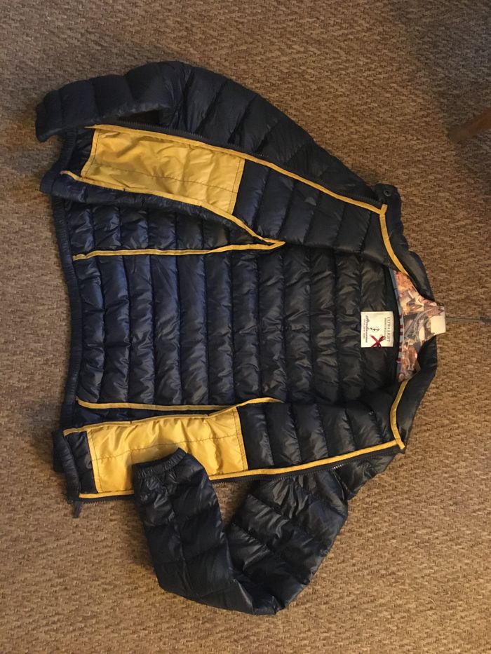 petit  blouson Stradivarius TM neuf - photo numéro 2