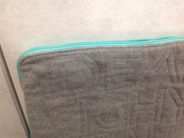 Pochette tablette en feutrine grise - photo numéro 5