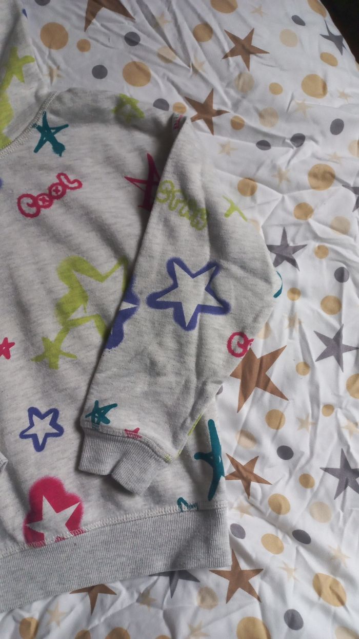 Sweat Primark 7 ans - photo numéro 3
