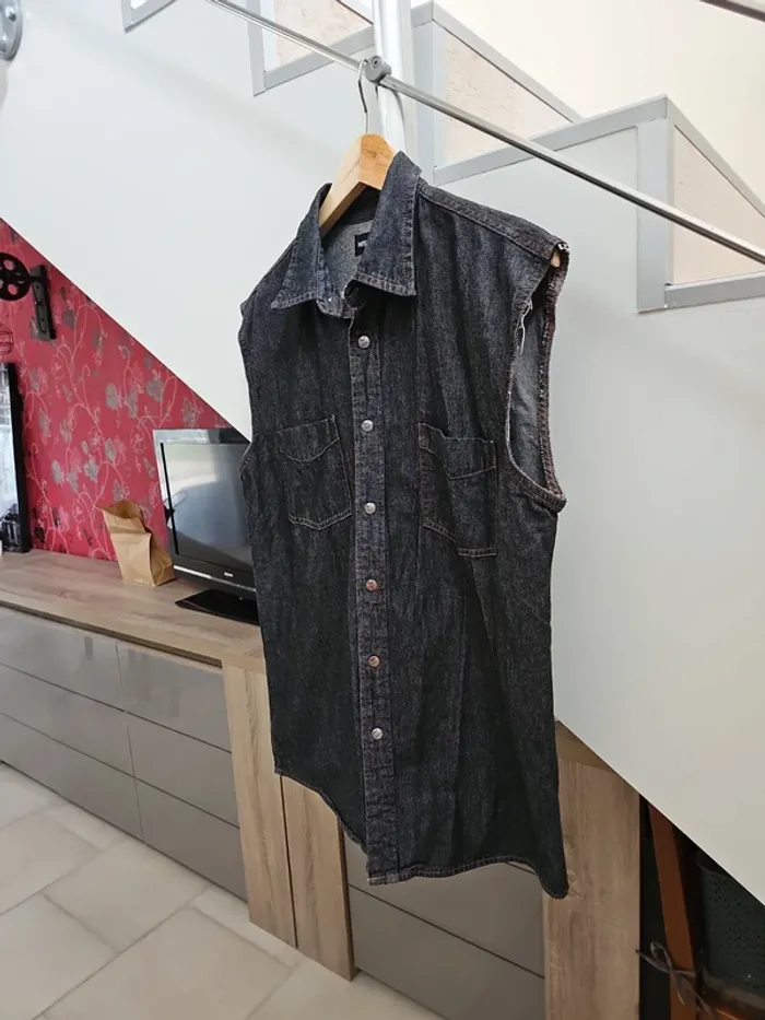 Chemise sans manches en jean taille M - photo numéro 3