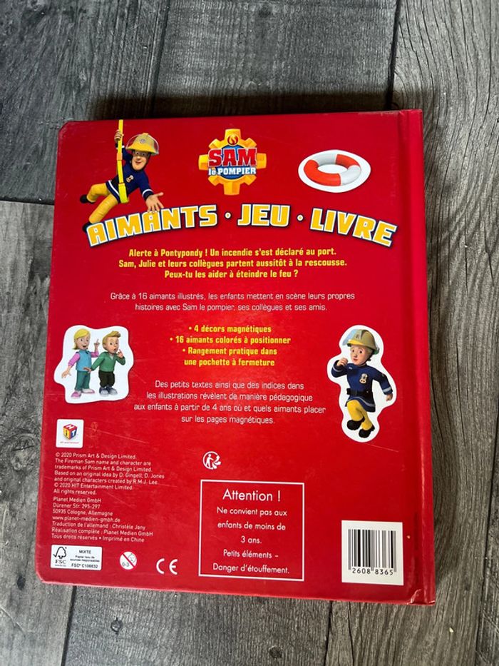 Livre avec aimants ( manque 2 aimants ) - photo numéro 4