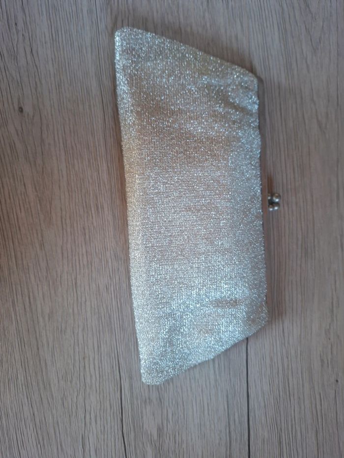 Pochette et gants