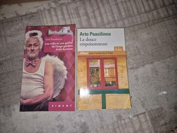 Lot de 2 livres de Arto Paassilinna