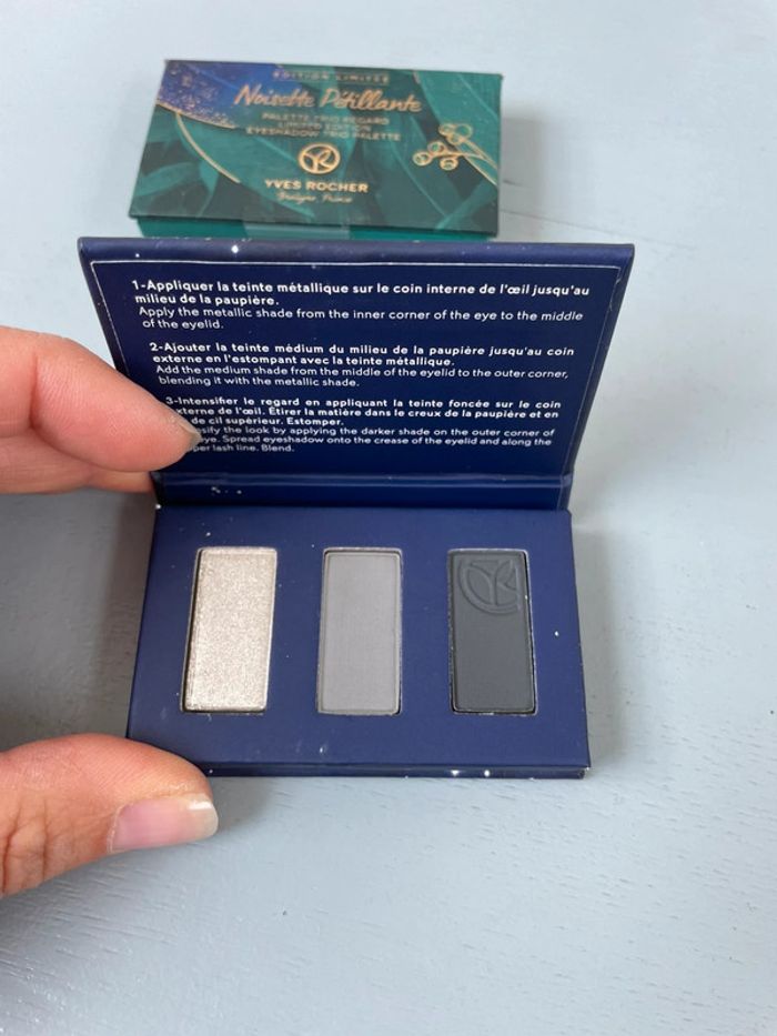 Lot 2 boîtiers fards à paupières Yves Rocher neuf - photo numéro 5