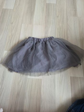 Jupe grise en tulle taille 4 ans primark