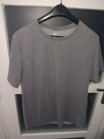 T-shirt gris basique  homme taille L
