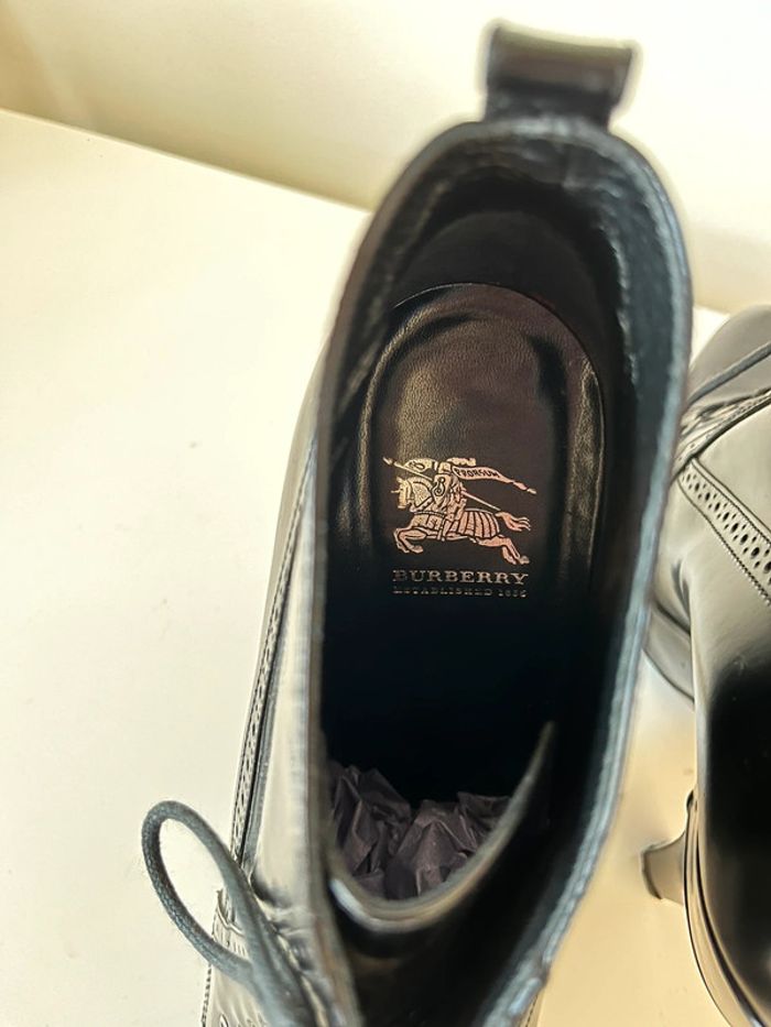 Bottines vernies à talons Burberry - photo numéro 5