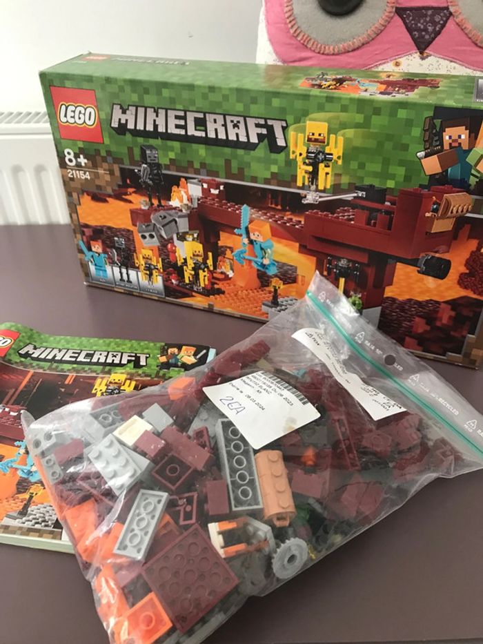 Lego 21154 complet boite notice Minecraft