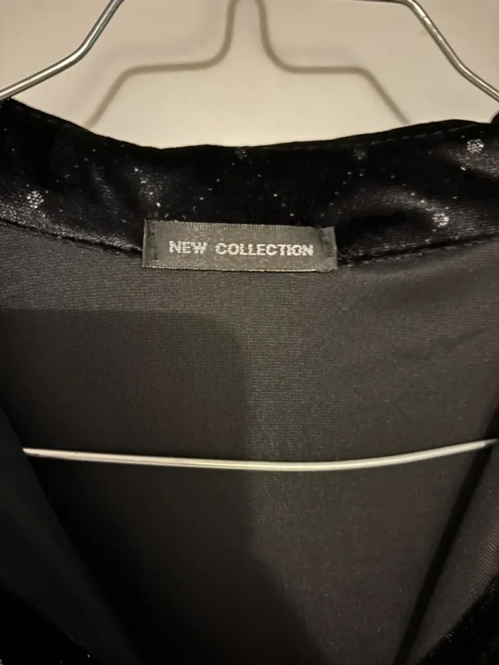 Jolie robe noir de fête New Collection taille 36-38 - photo numéro 2