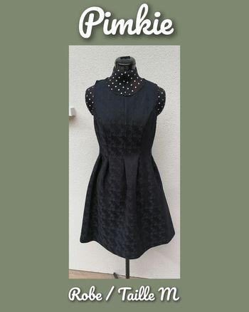 Robe noire courte dentelle Taille M Pimkie