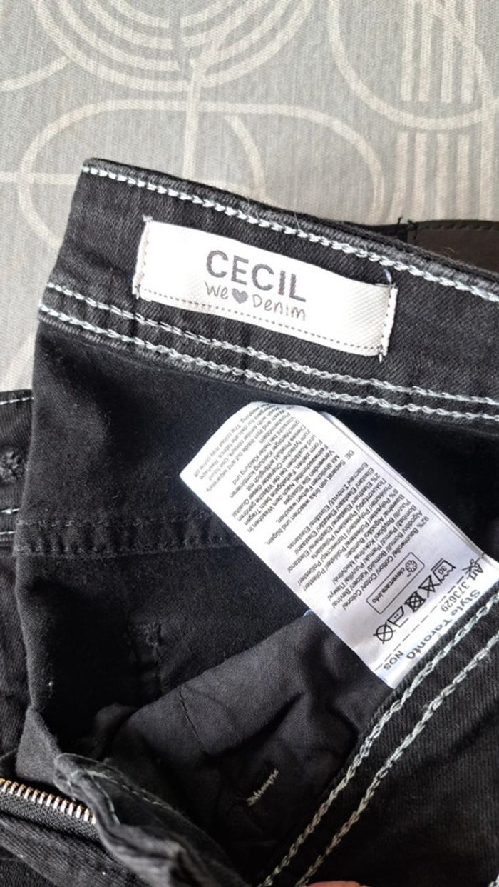 Pantalon noir - photo numéro 2