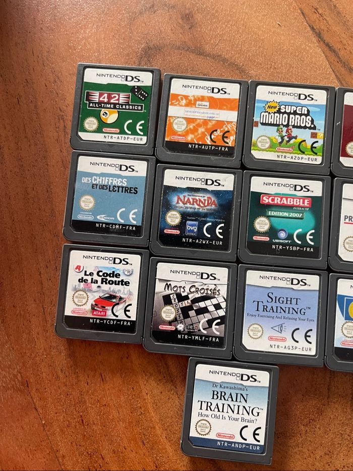 Ds lite blanches et 13 jeux - photo numéro 4