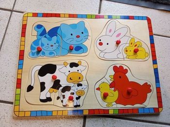 Puzzle en bois numéro 1 à boutons, animaux de la ferme maman et son bébé , 8 pièces , dès 12 mois, motricité fine