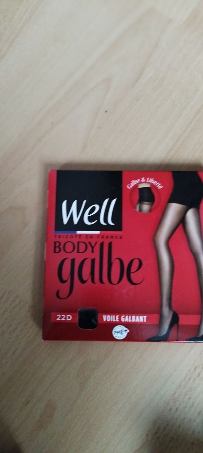 Collants noirs - photo numéro 4