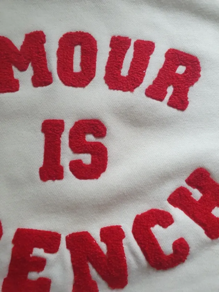 Sweat blanc inscription rouge - photo numéro 2
