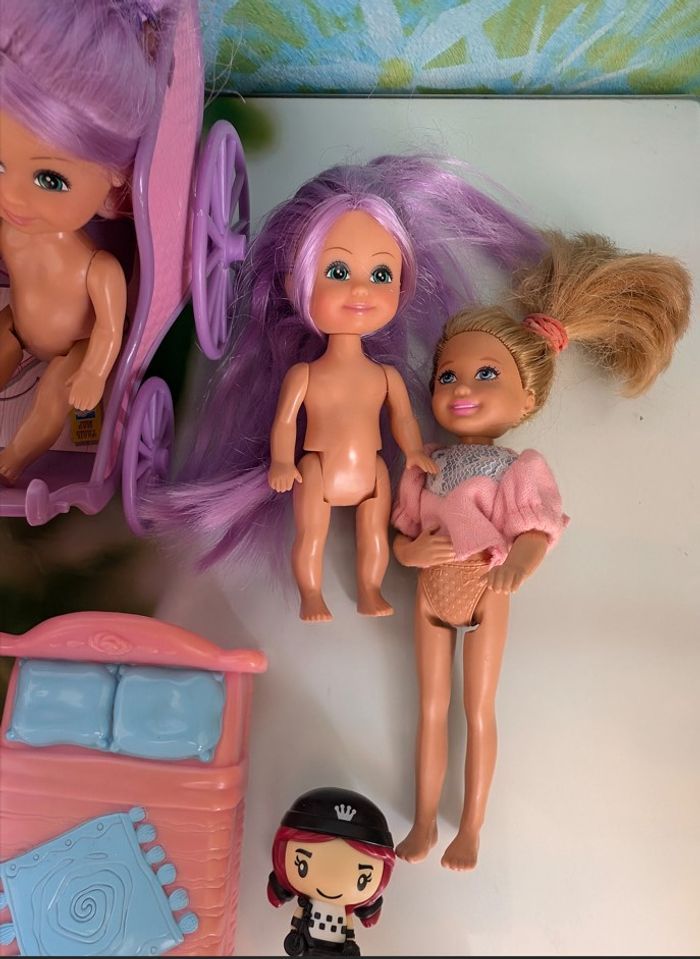 Lot de petites poupées - photo numéro 2