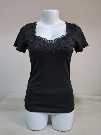 T shirt avec broderies noir Taille S Damart thermolactyl Neuf