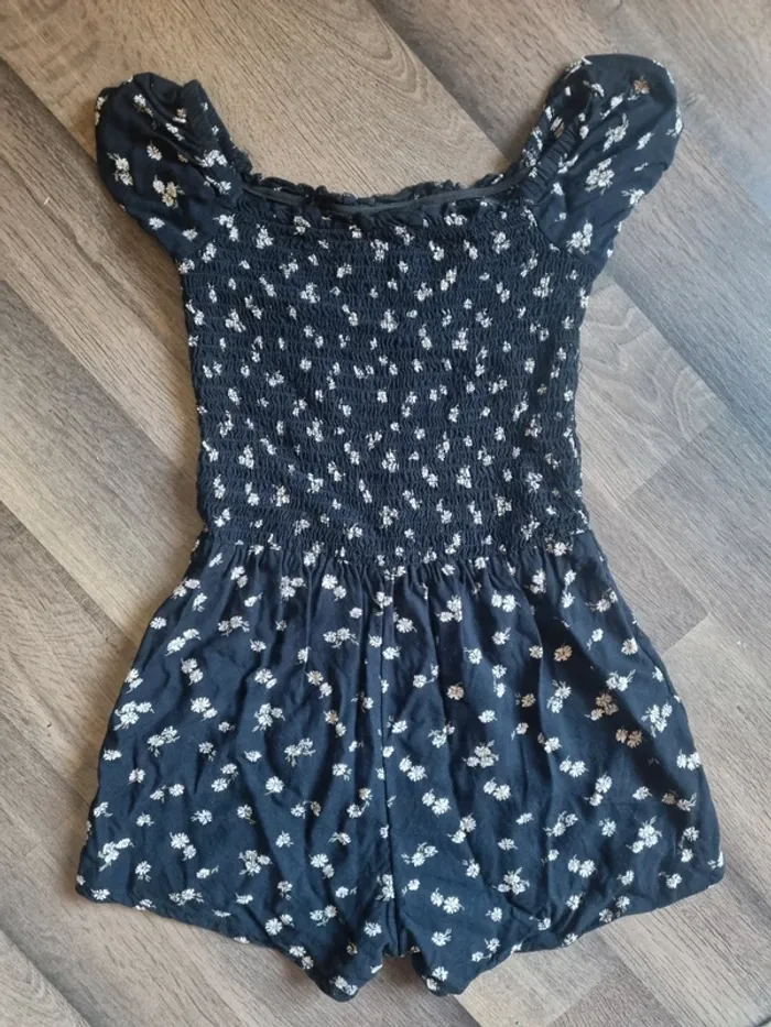 Combi short noire et à fleurs blanches en tissu extensible. Fille. Taille 8 ans. Orchestra. TBE - photo numéro 2