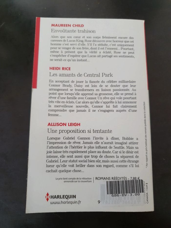 Livre avec 3 histoires - photo numéro 2