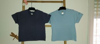 Duo/ Lot de 2 t-shirts manches courtes By Décathlon très bon état 24 mois / 2 ans