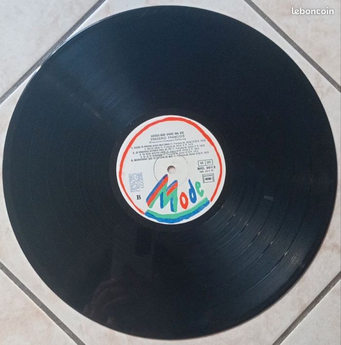 Vends Vinyle Frédéric François ' Laisse-moi vivre ma vie ' vitesse 33 tours format 30 cm - photo numéro 4