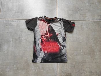 T-shirt garçon taille 7/8 ans.