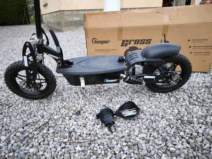 En vente de trottinette - photo numéro 3