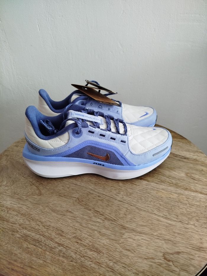 Baskets Nike T 36,5 - photo numéro 5