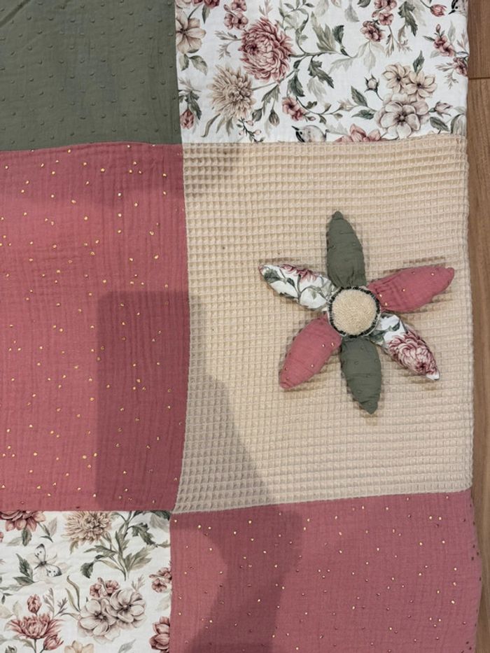 Joli tapis de jeu fait main TBE - photo numéro 3