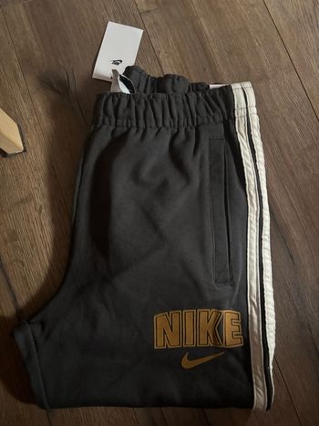 Jogging Nike noir homme taille S neuf avec étiquette