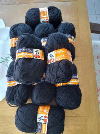 Lot laine noire