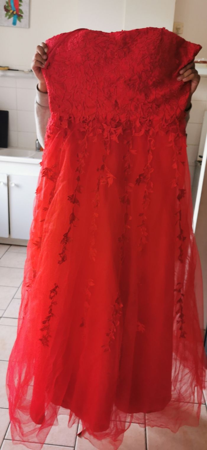 Robe rouge coktail soirée mariage - photo numéro 2