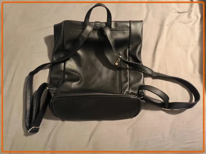 Sac à main (sac à dos) noir - photo numéro 2