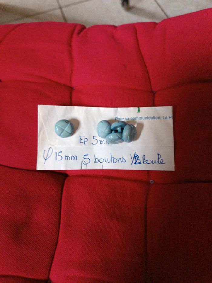 Lot 5 boutons 1/2 boule bleu clair